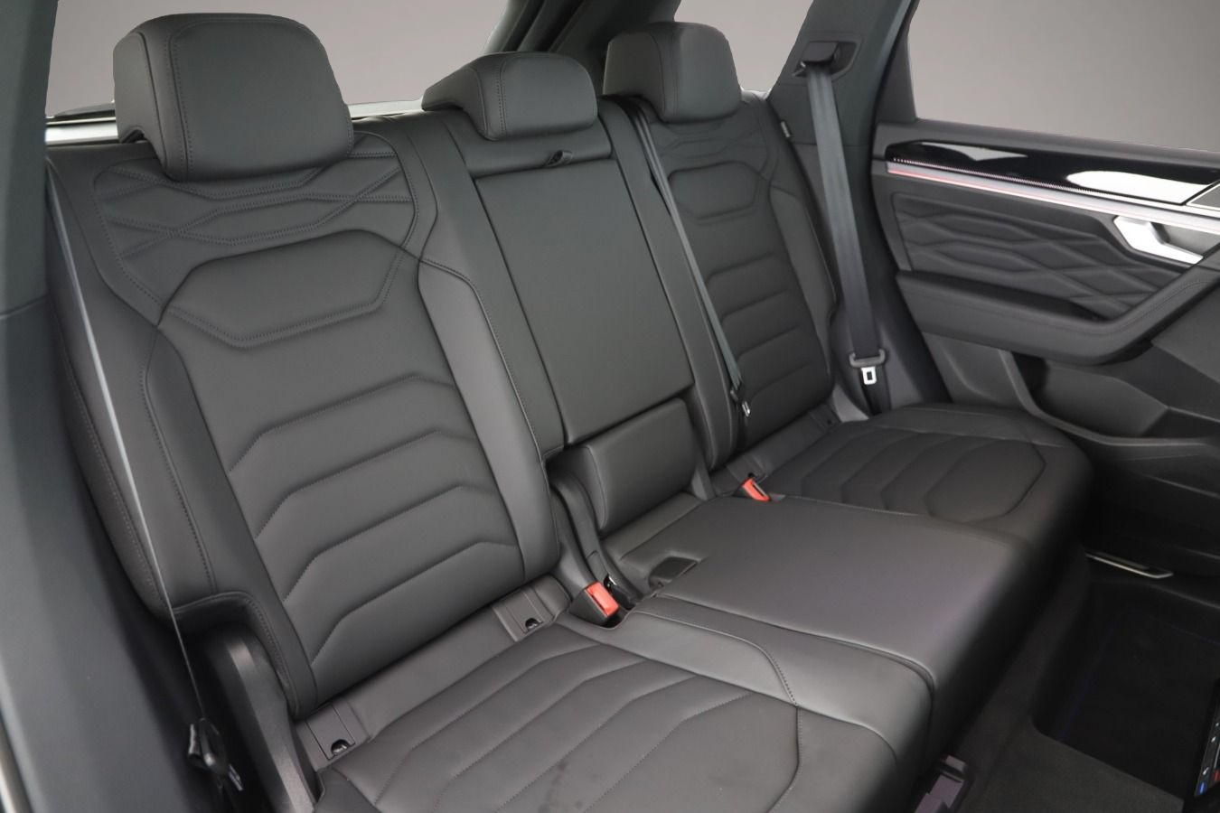 Bild 5 Volkswagen Touareg R 3.0 TSI eHybrid 4M Tip. IQ.Light/Luft/