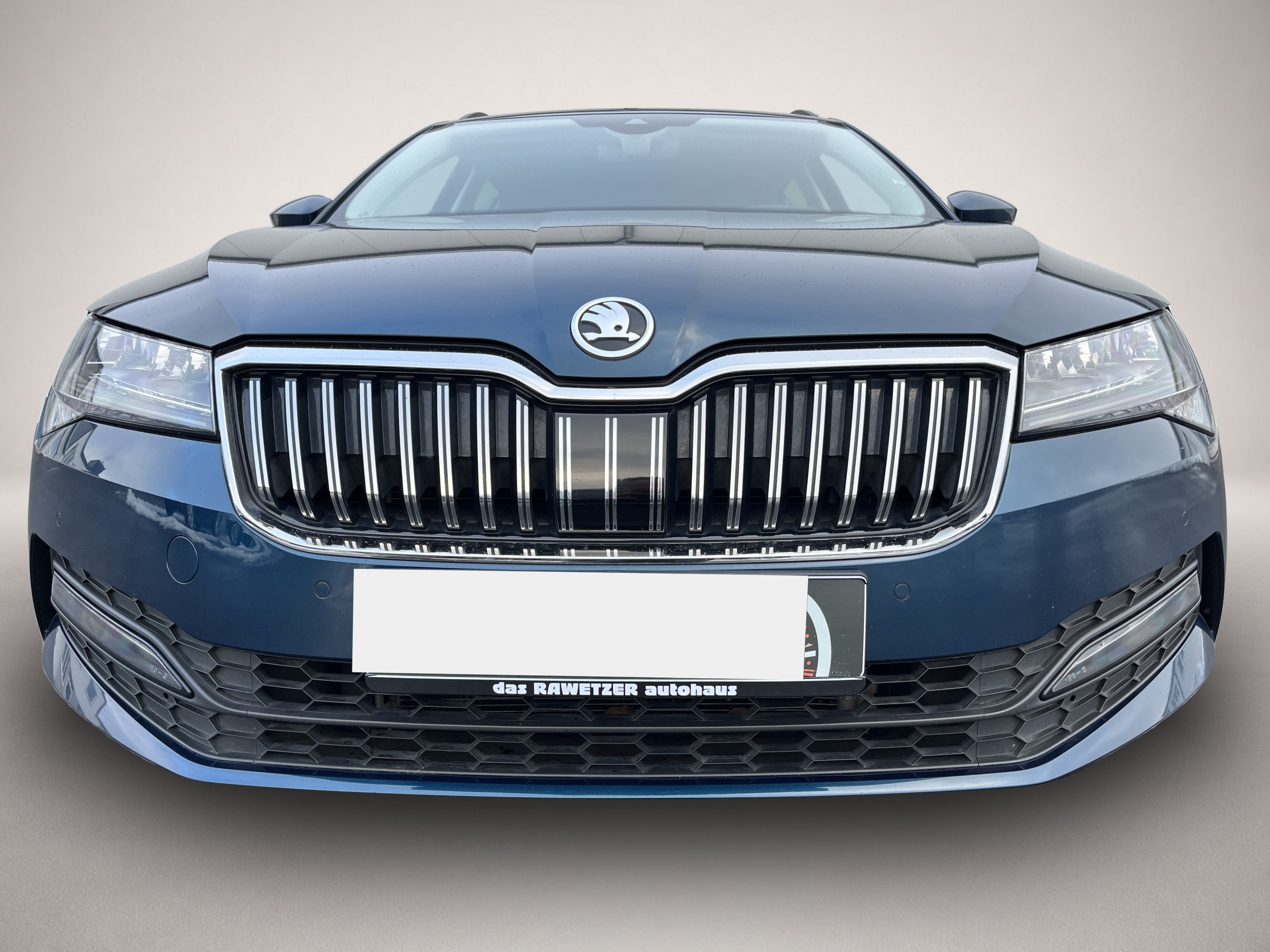 Fotografie 2 des Skoda Superb Combi 2.0 TDI DSG Ambition AHK Navi ACC 4