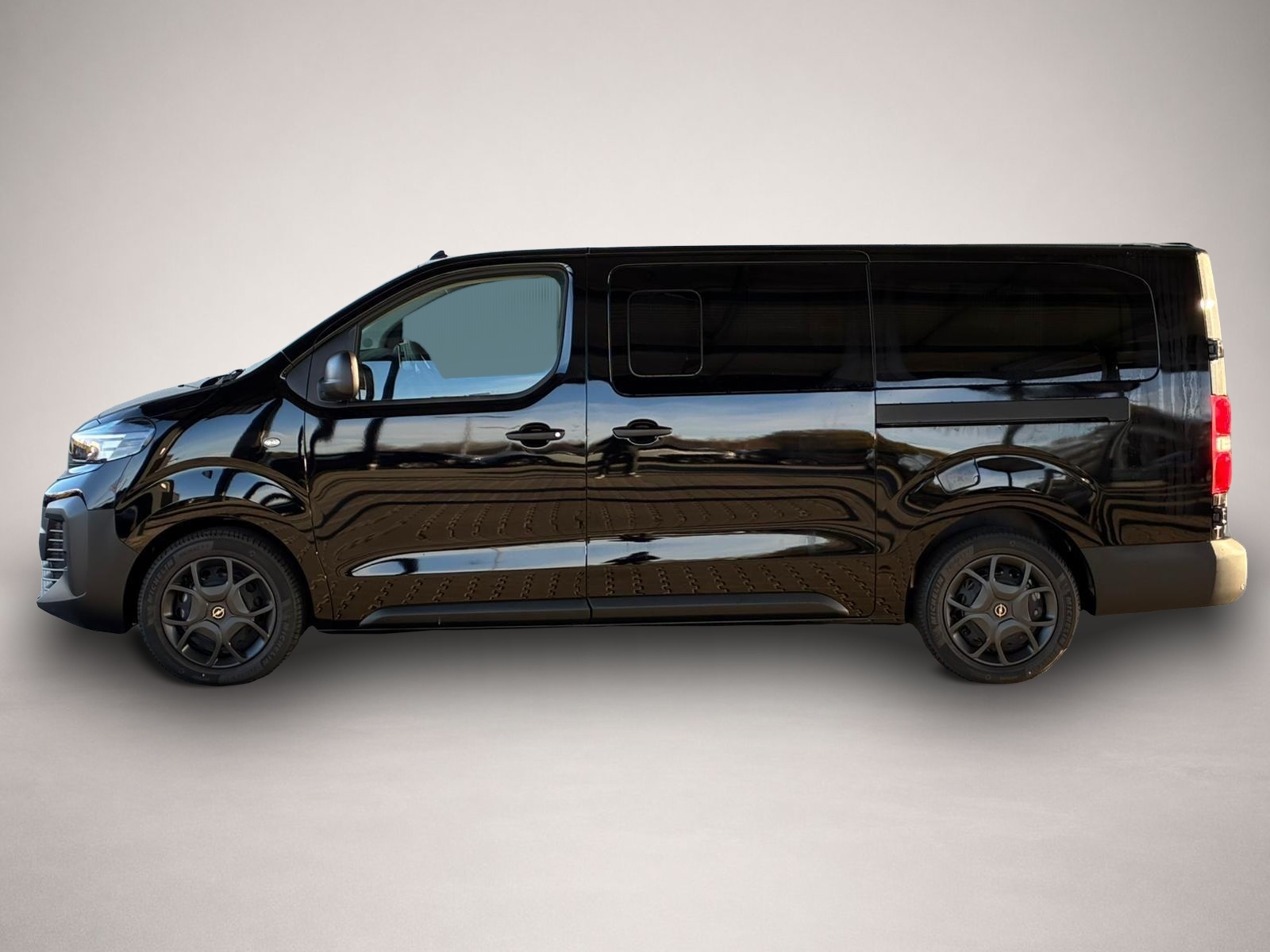 Bild 2 Opel Vivaro Kombi XL 2.0 Diesel Automatik 177 PS / 9