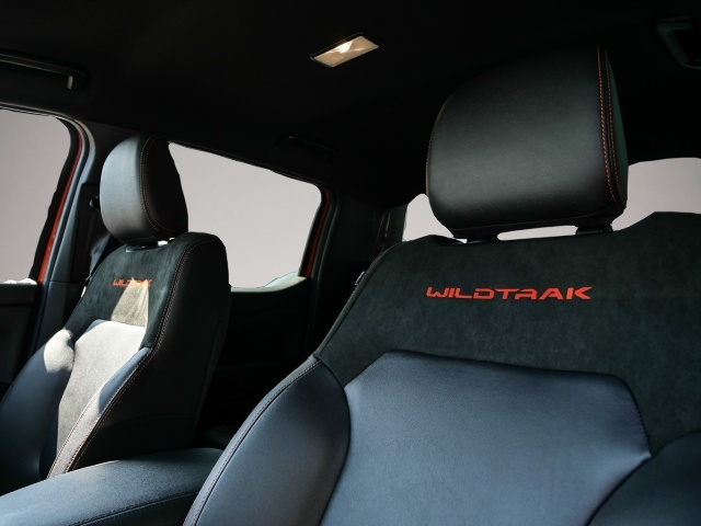Fotografie 5 des Ford Ranger Wiltrak 3.0 V6 240PS elktr.Rollo B&O Teil