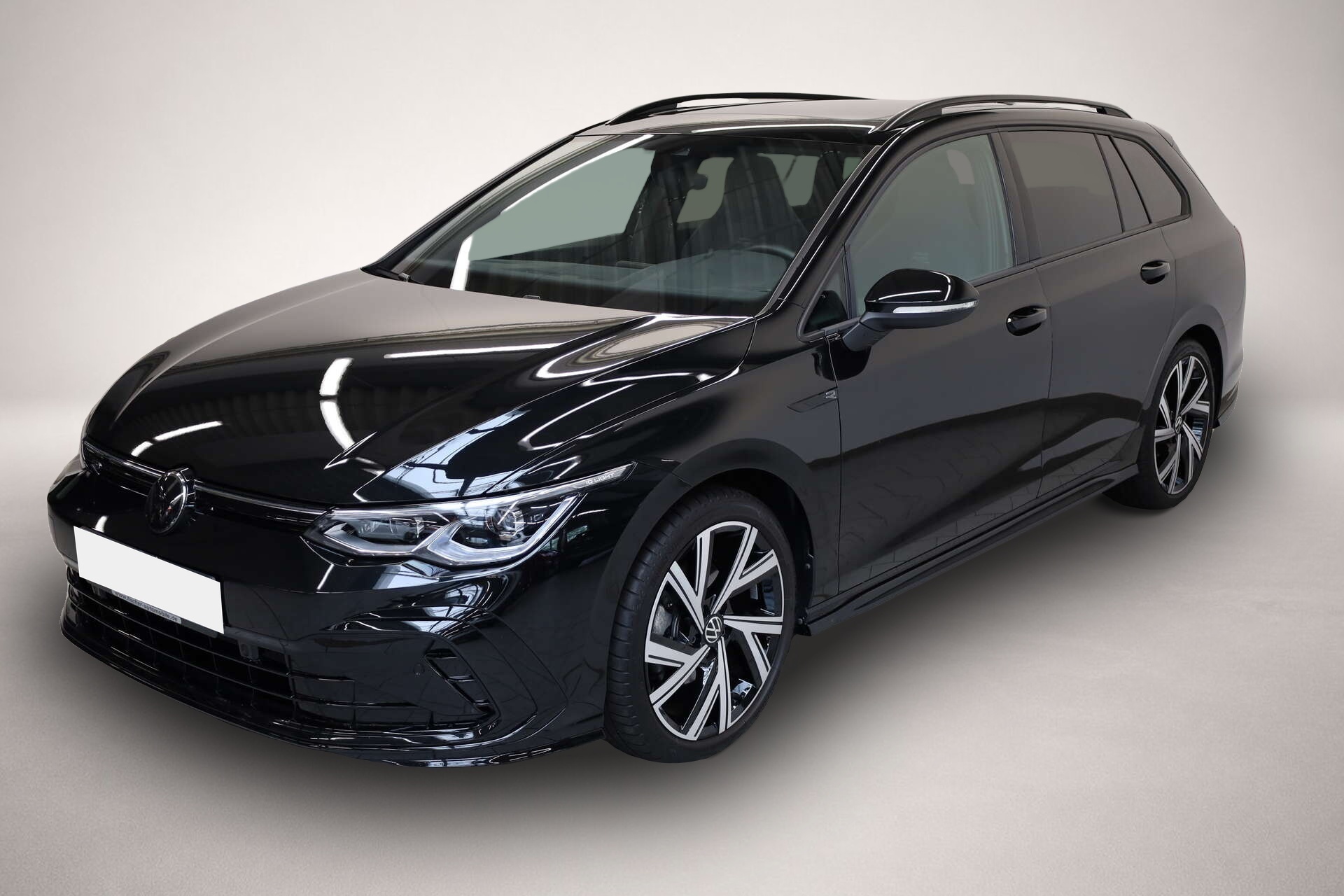 Bild 1 Volkswagen Golf Variant 1.5 eTSI R-Line