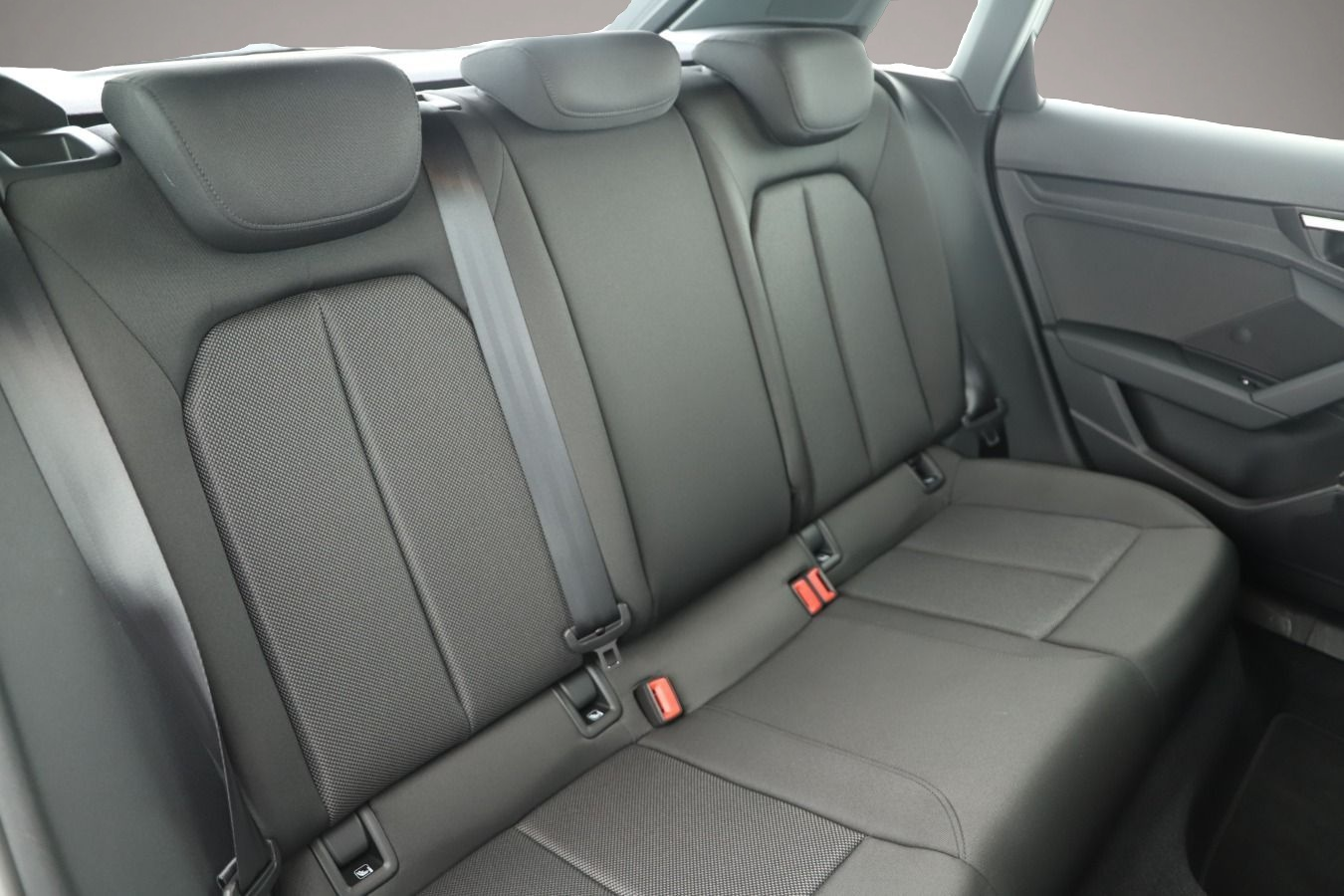 Bild 4 Audi A3 Sportback 30 TFSI Advanced ACC/Navi/Interface