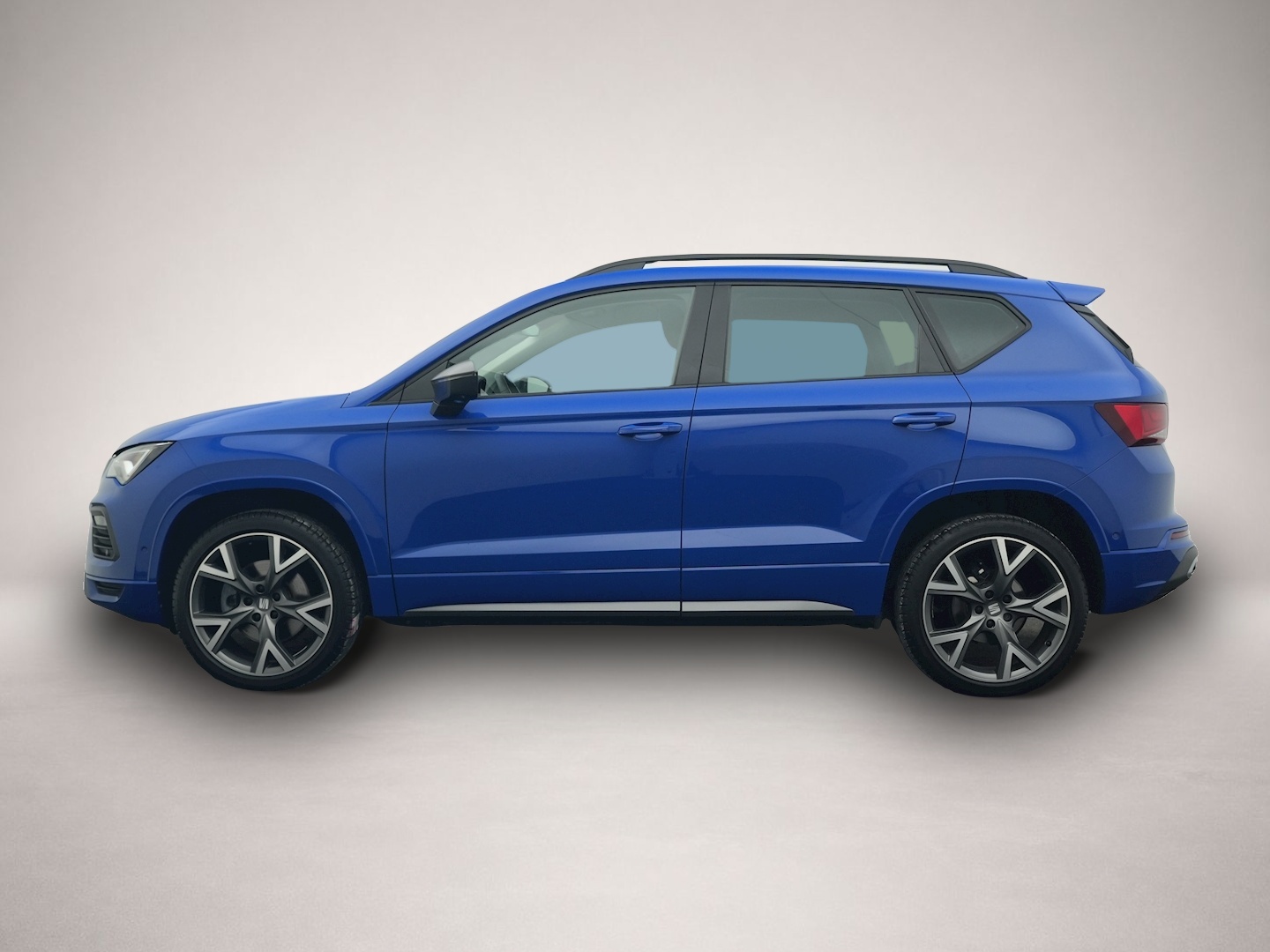 Fotografie des Seat Ateca 1.5 TSI DSG FR NAVI ACC BEATS LM 18