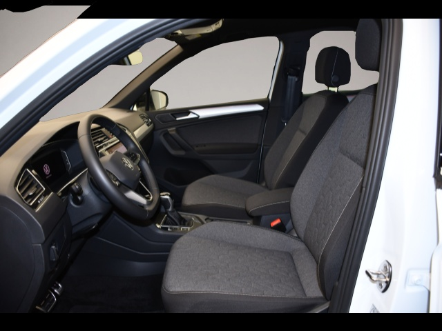 Bild 3 Volkswagen Tiguan 2.0 TDI DSG Move Matrix/AHK/Rückfahrkam