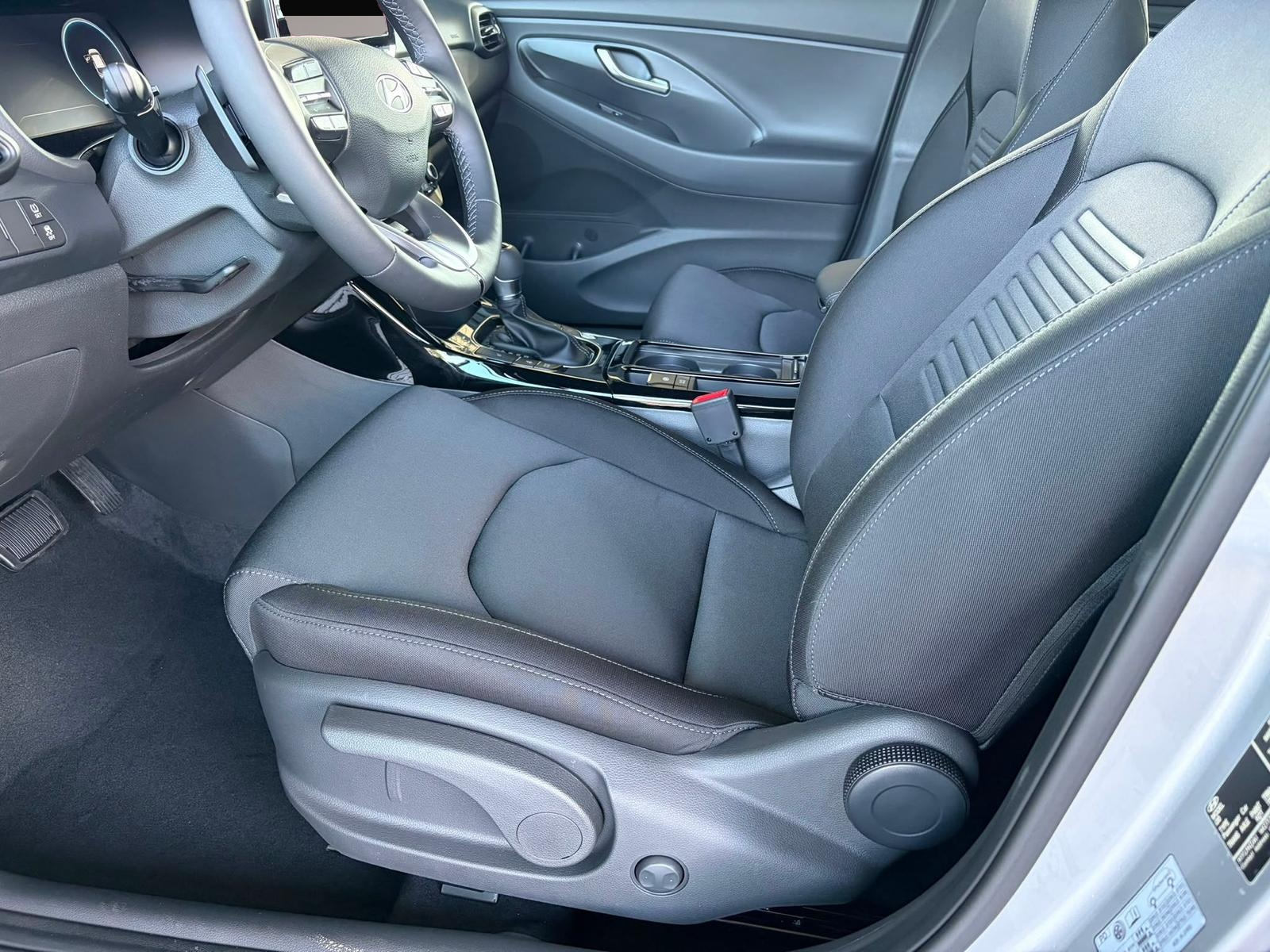 Fotografie 5 des Hyundai i30 Kombi Comfort Plus 1.0 T-GDI DCT Navi/ Totwi