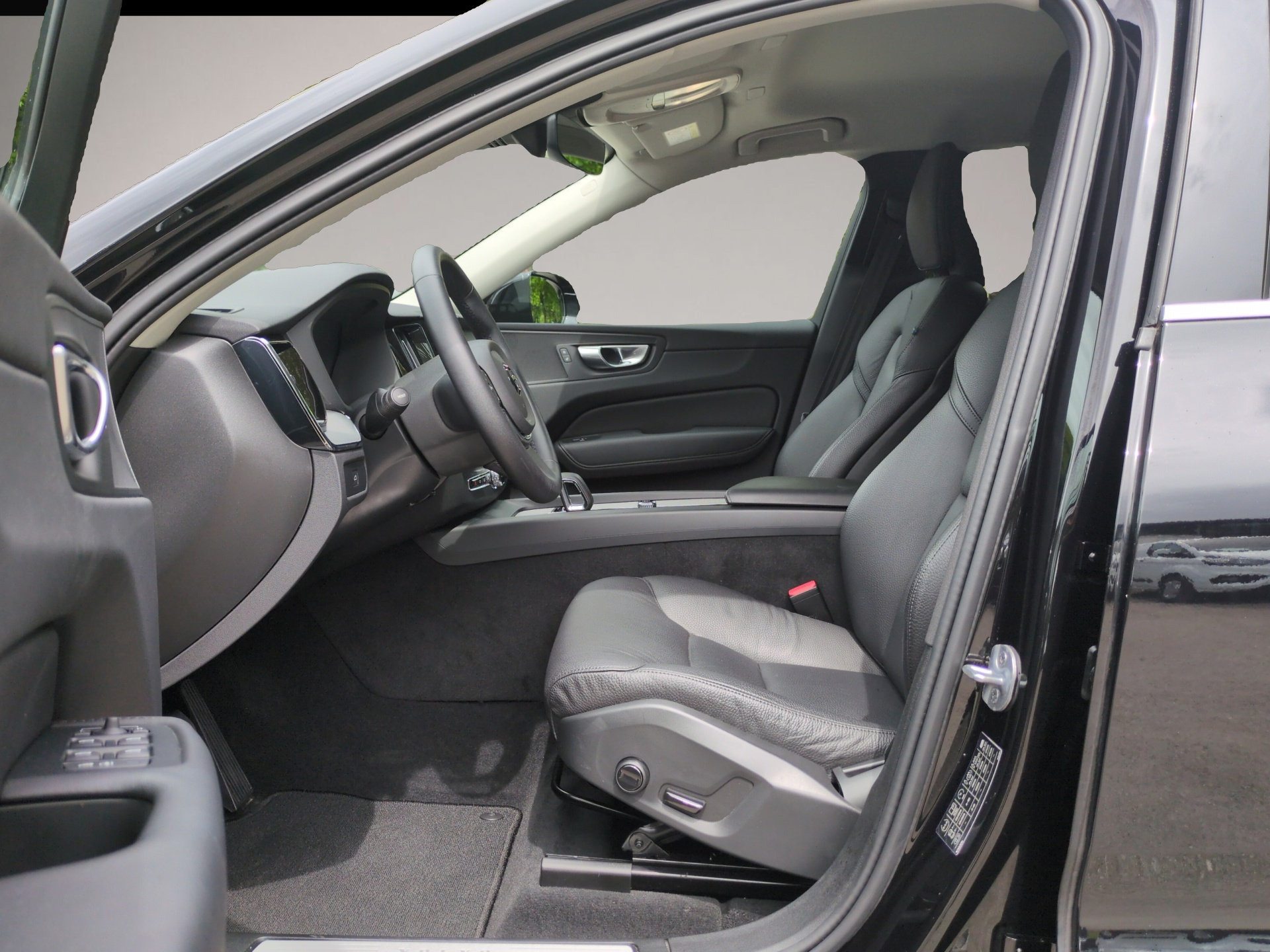Bild 5 Volvo XC60 B4 (Diesel) Core 2WD Automatik Bluetooth Na