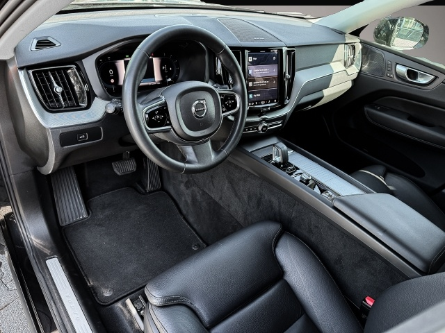 Bild 4 Volvo XC60 Plus Dark AWD B4 Diesel EU6d StandHZG AHK D