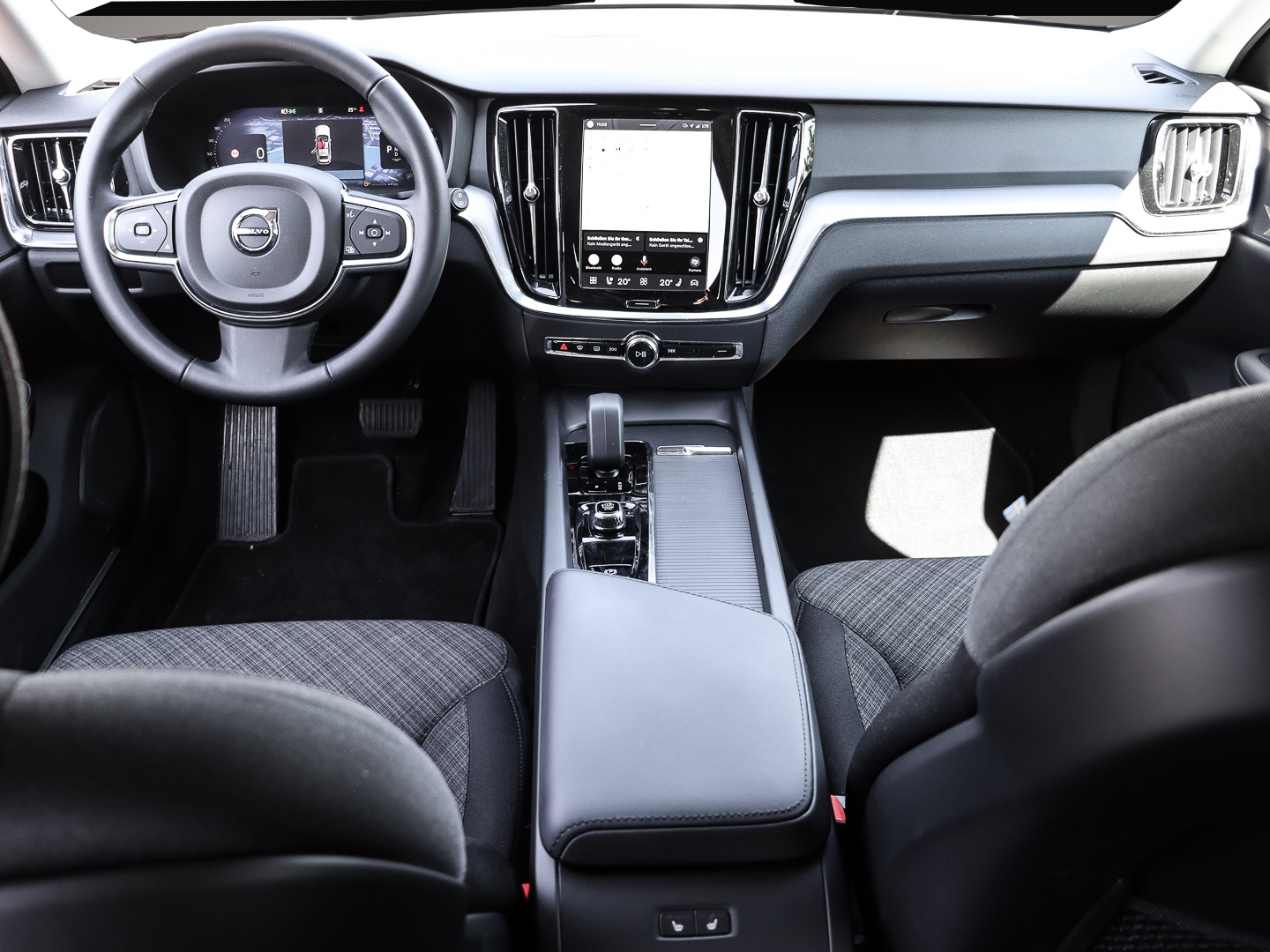 Bild 4 Volvo V60 Kombi Core Digitales Cockpit Soundsystem LED