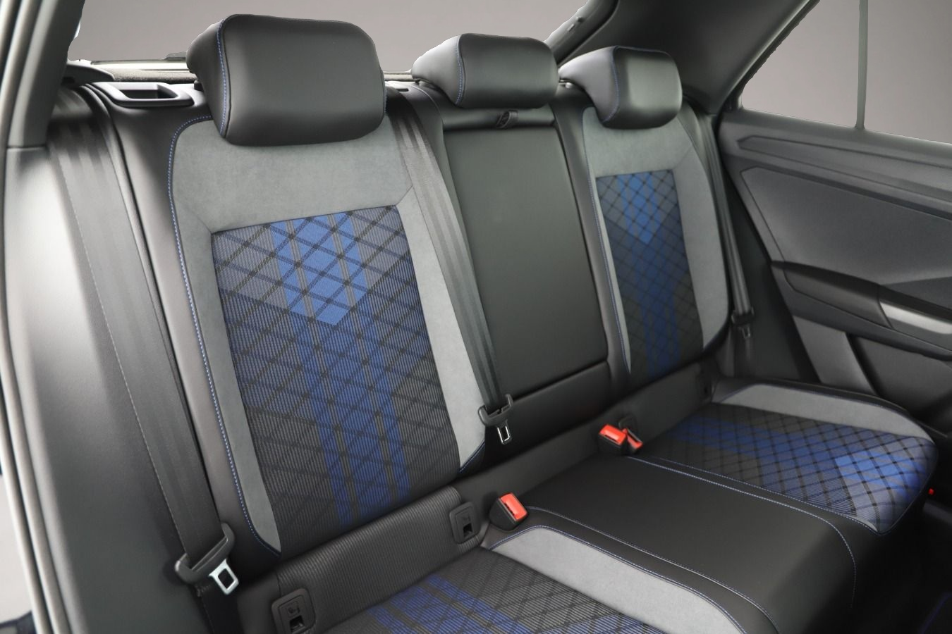Bild 5 Volkswagen T-Roc R 2.0 TSI 4M DSG IQ.Light/ACC/Kamera/App/N
