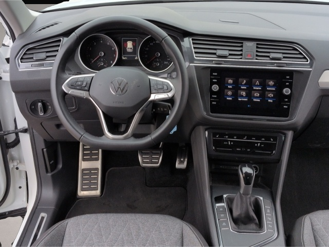 Bild 5 Volkswagen Tiguan MOVE 1.5TSI*DSG AHK ACC Navi R-Kam 4xSHZ