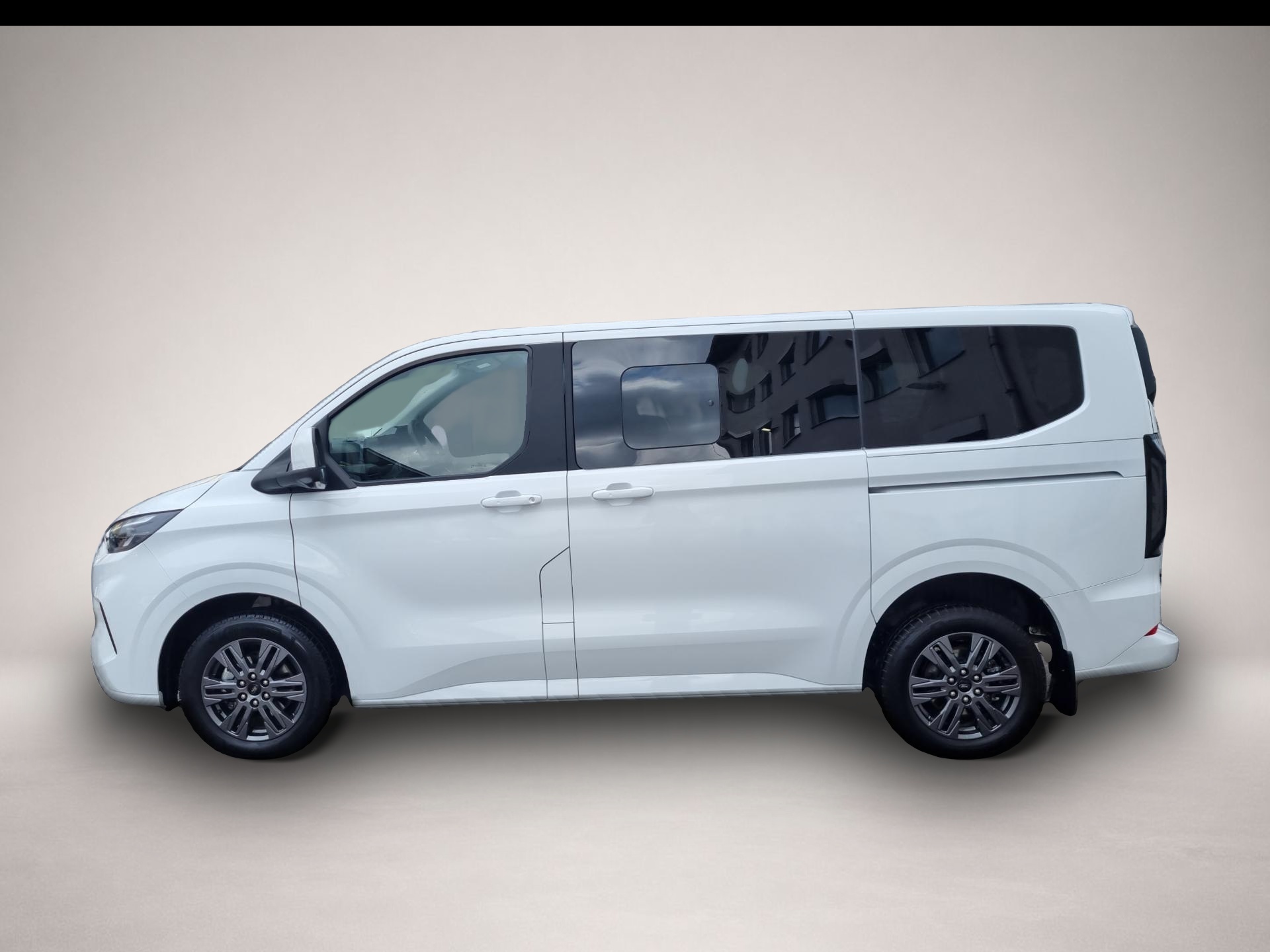 Ford Tourneo Custom Tourneo Custom Titanium L1 170PS Automatik Navi - Thumbnail 6