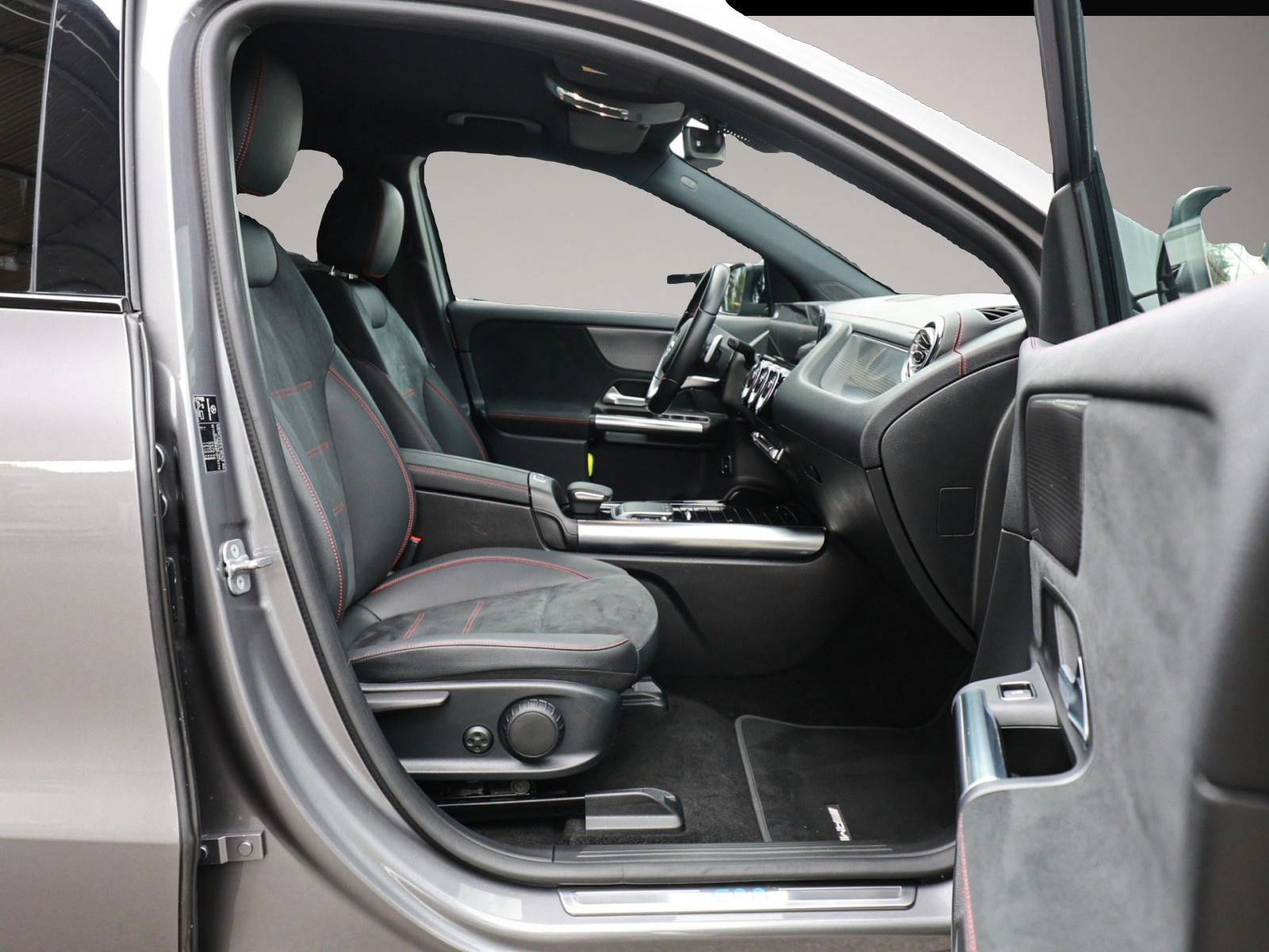 Bild 2 Mercedes-Benz EQA 250
