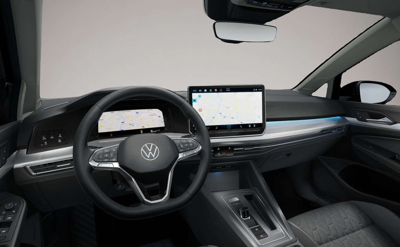 Fotografie 4 des Volkswagen Golf 8 eTSI Nav LED+ ParkAs+ SHZ PrivG 17Z AHK