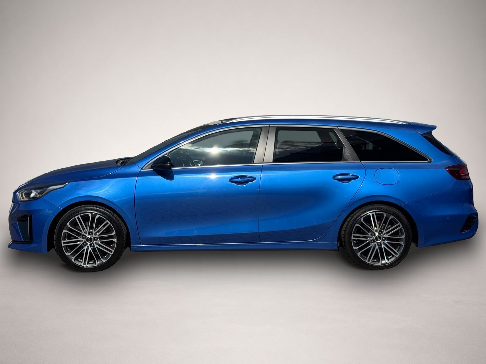 Bild 2 Kia cee'd / Ceed _SW 1.4T DCT7 GTL NAV LED TEC GD 18
