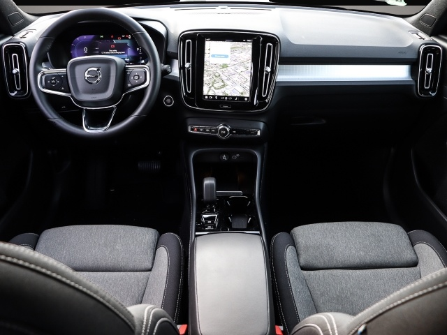 Bild 4 Volvo XC40 Plus Dark 2WD B3 EU6d digitales Cockpit Mem