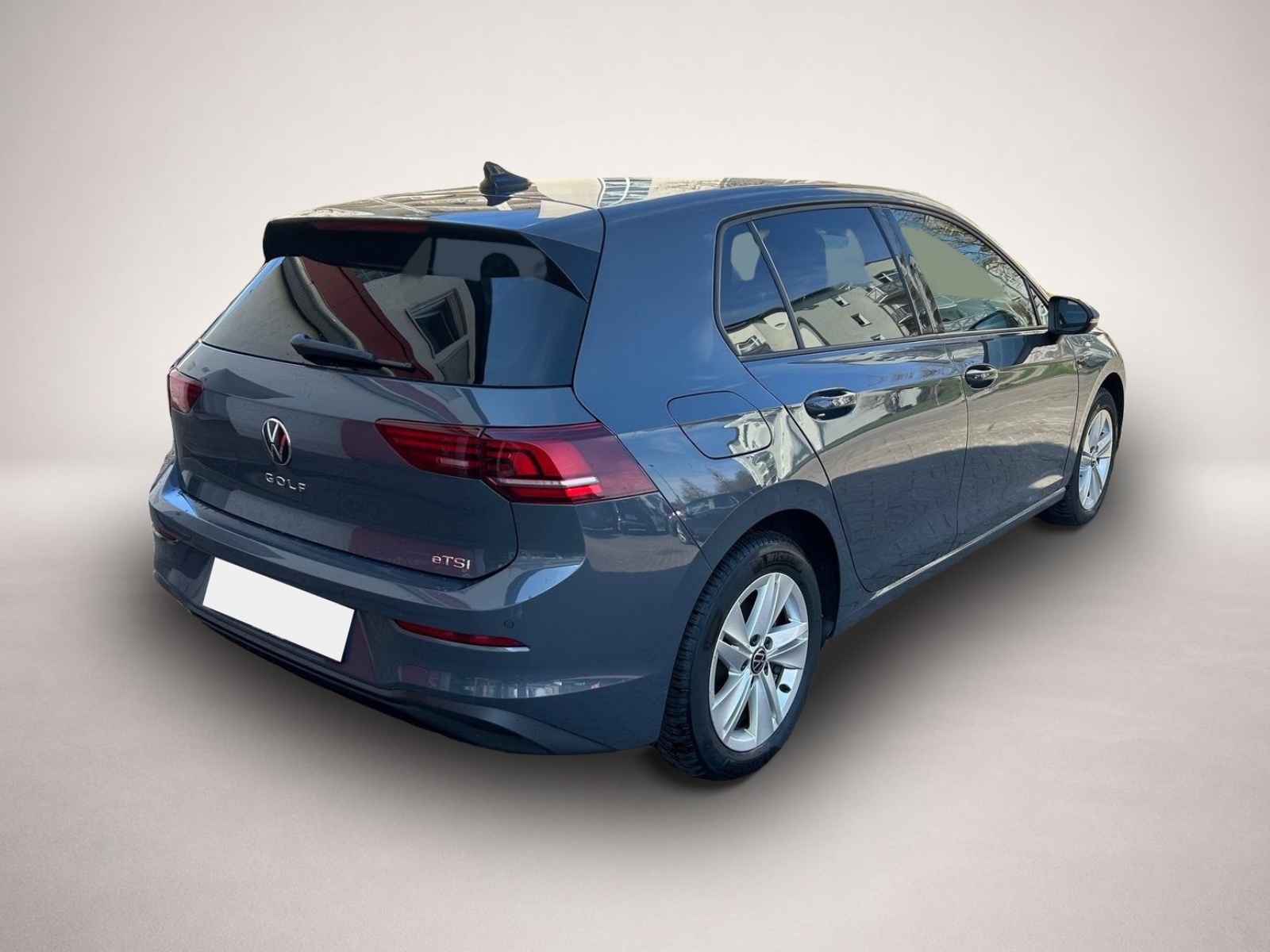 Bild 3 Volkswagen Golf 1.5 eTSI DSG Life App SHZ ACC PDC