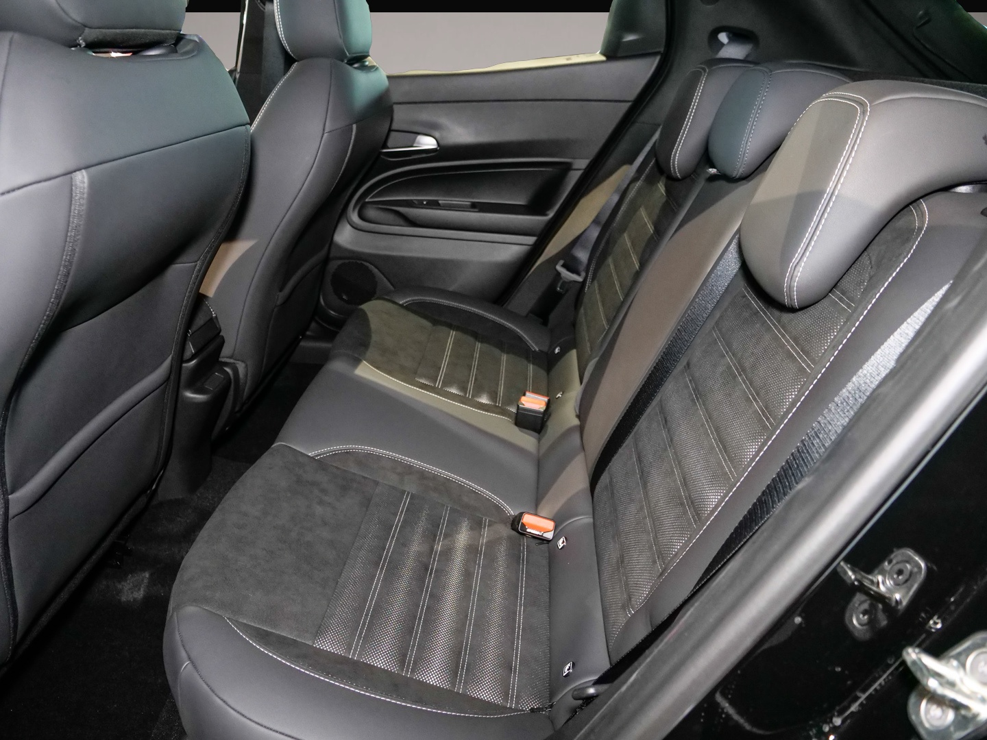 Bild 6 Alfa Romeo Junior Ibrida 48V-Hybrid Sport Speciale Technolo