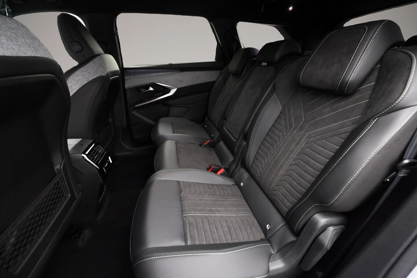 Bild 7 Peugeot 5008 Hybrid GT Pano KomfortP AHK 360° TotW ACC