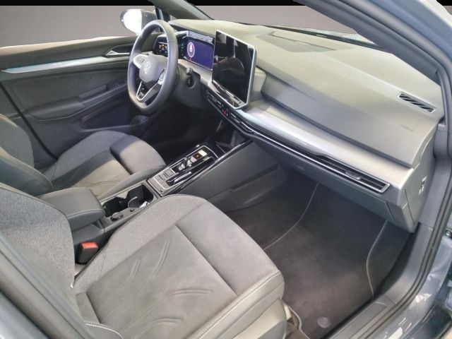 Fotografie 3 des Volkswagen Golf VIII 1.5 eTSI DSG Edition 50*AHK*Pano*Matri