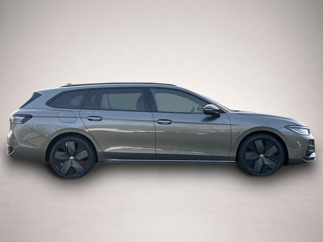 Bild 4 Volkswagen Passat Variant R-Line AHK+PANO+NAVI+Head-UP+Matrix-LED+ACC 2.0.