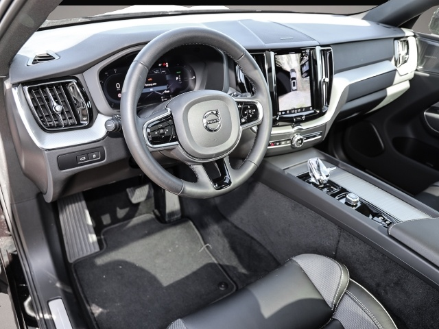 Bild 3 Volvo XC60 Plus Dark Recharge Plug-In Hybrid AWD T8 Tw
