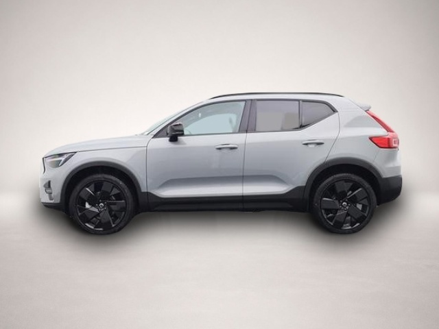 Fotografie 1 des Volvo XC40 2.0 Black Edition Plus B4 Mild-Hybrid 197.