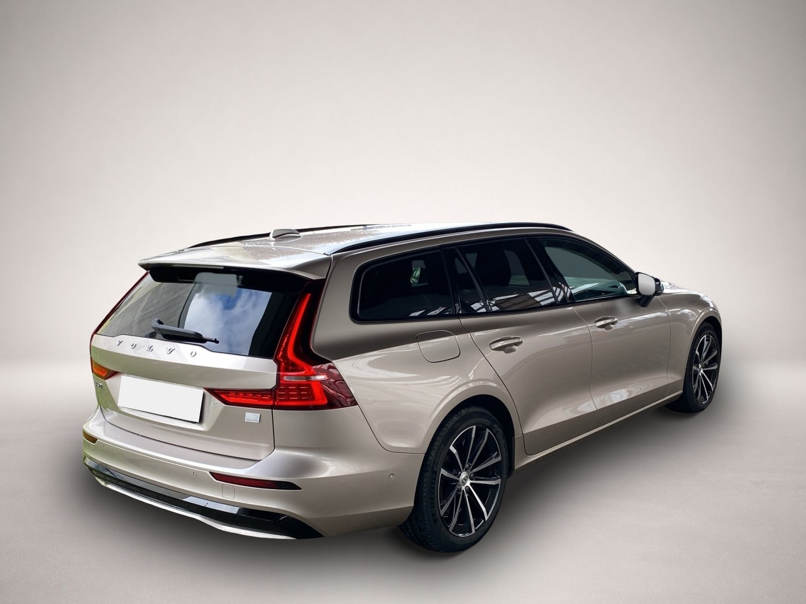 Fotografie 5 des Volvo V60 Kombi T8 Plus Dark Recharge WiPa*LED*Navi*DA