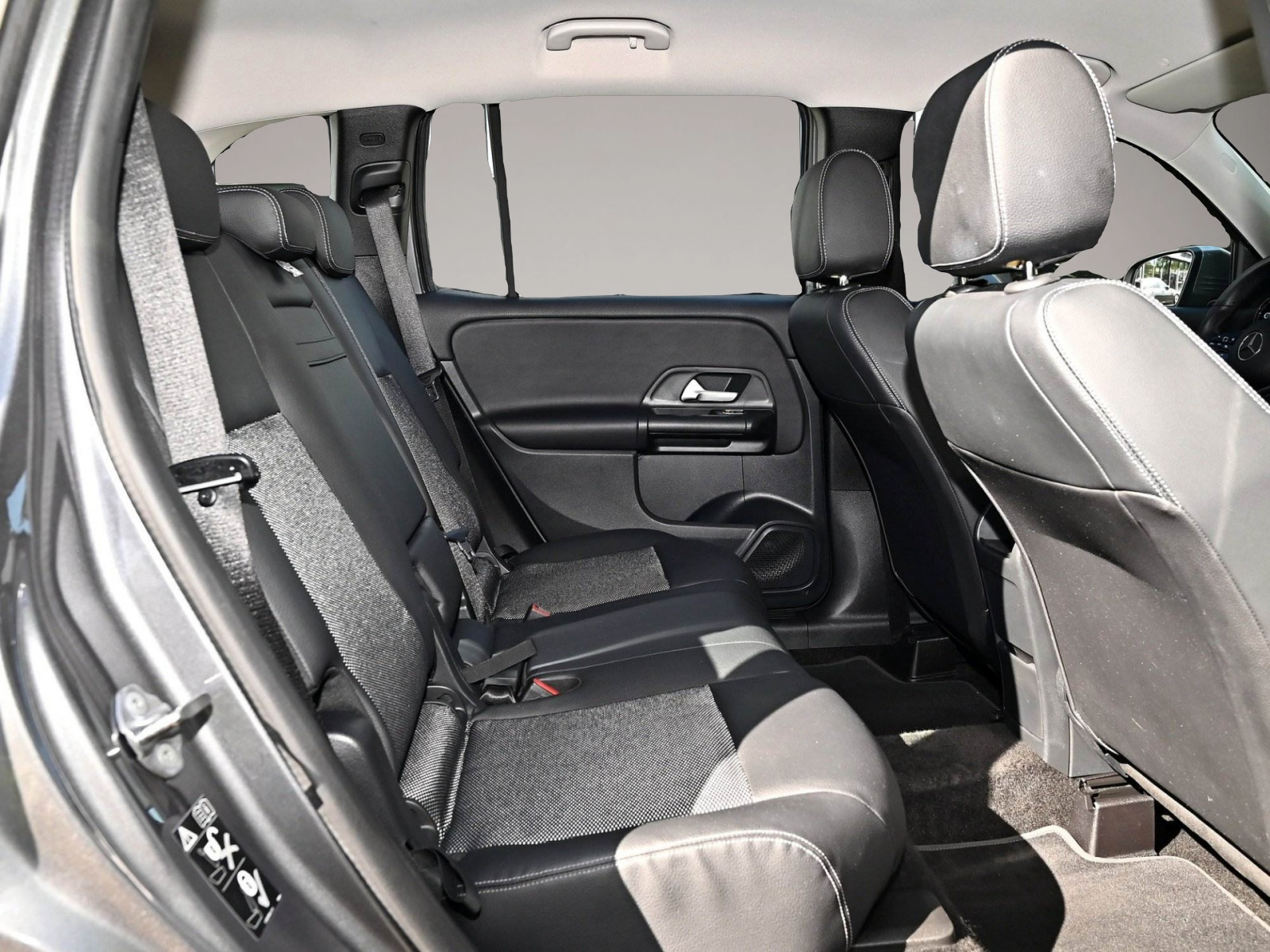 Bild 4 Mercedes-Benz GLB 200