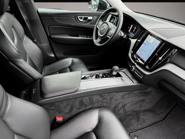 Bild 3 Volvo XC60 Core 2WD AHK Digitales Cockpit Soundsystem