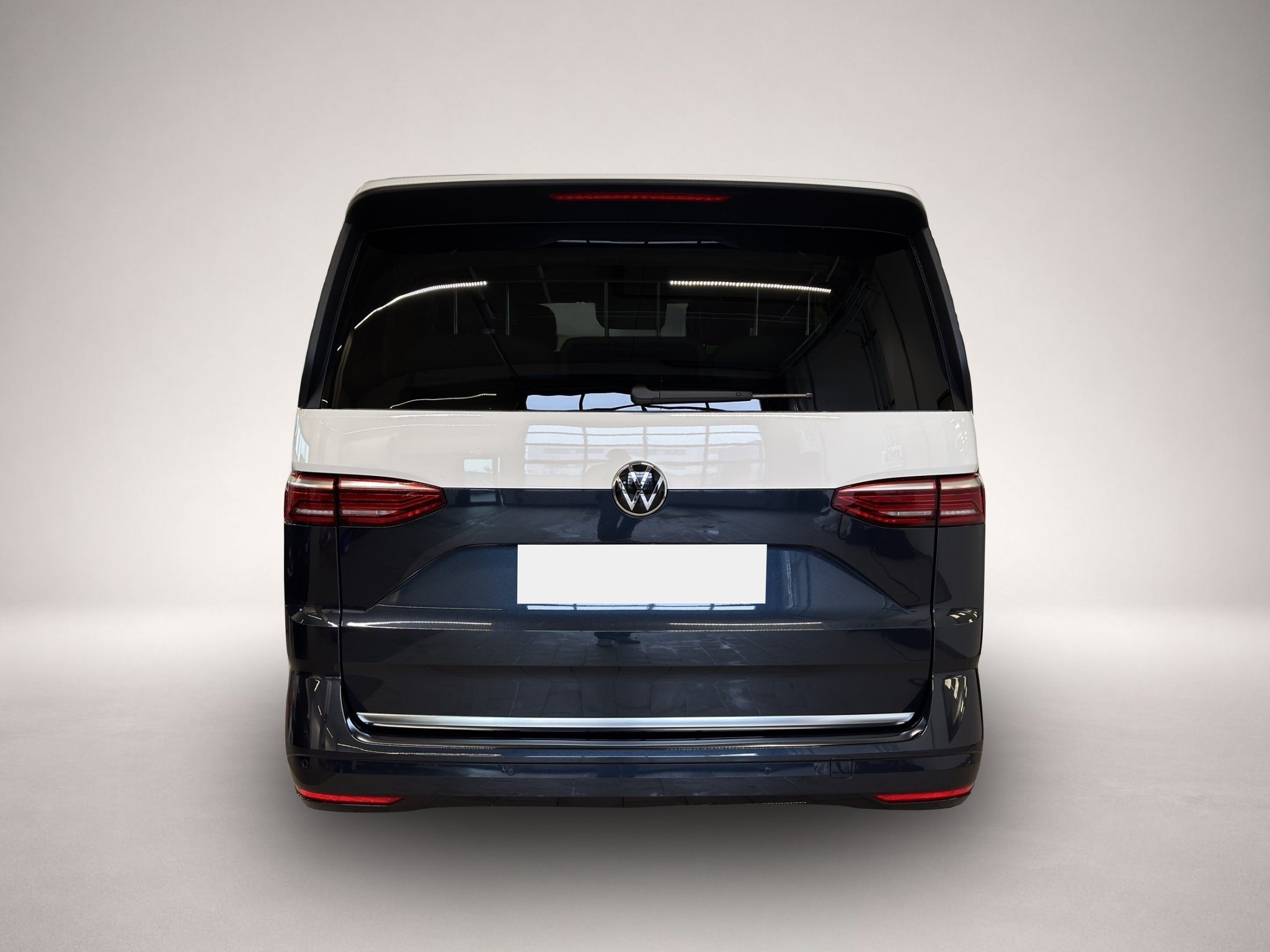 Bild 5 Volkswagen T7 Multivan LÜ 2.0 TDI DSG 75 Jahre Bulli