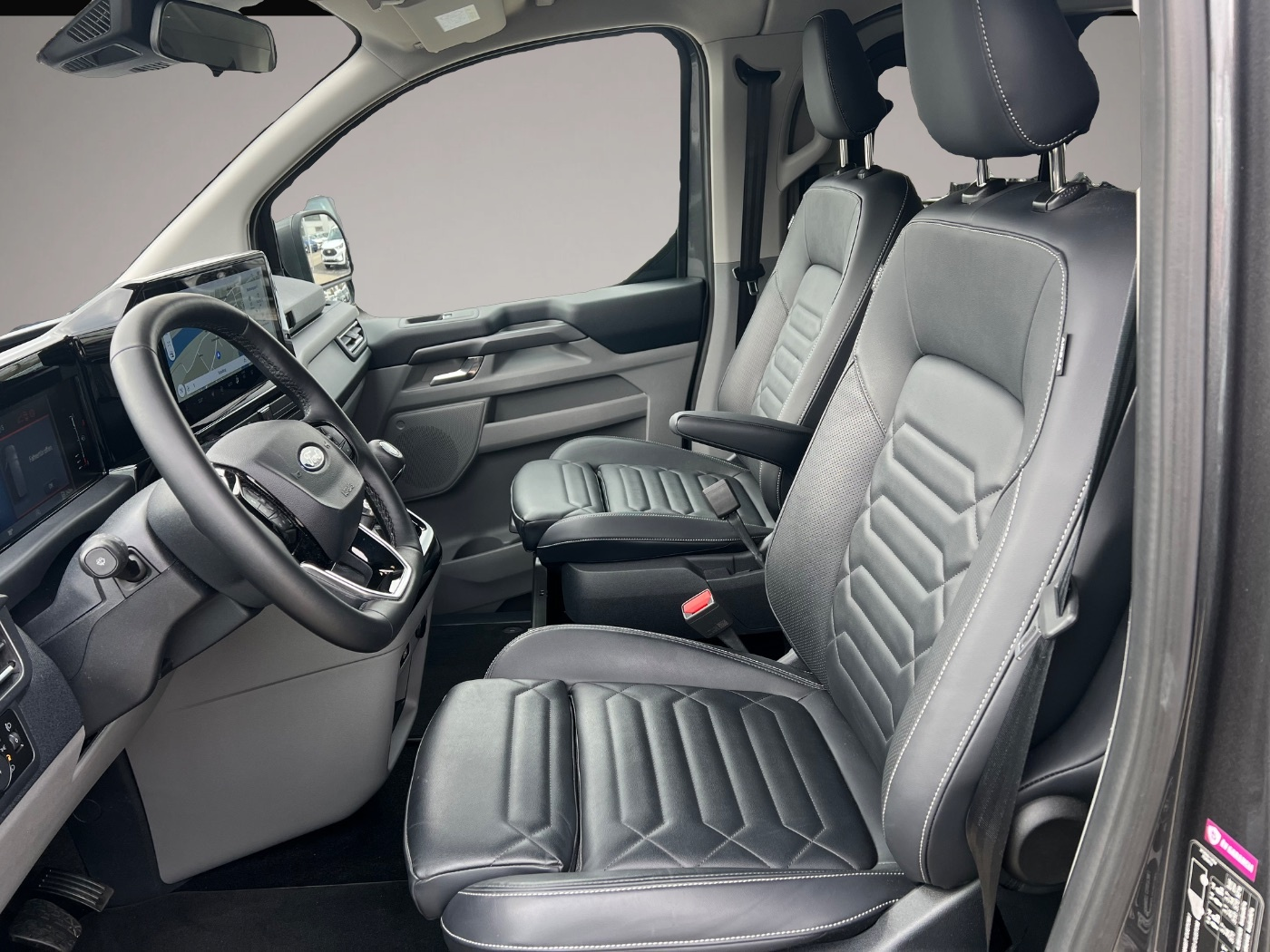 Bild 7 Ford Tourneo Custom L1 2.0 EcoBlue 320 Titanium X