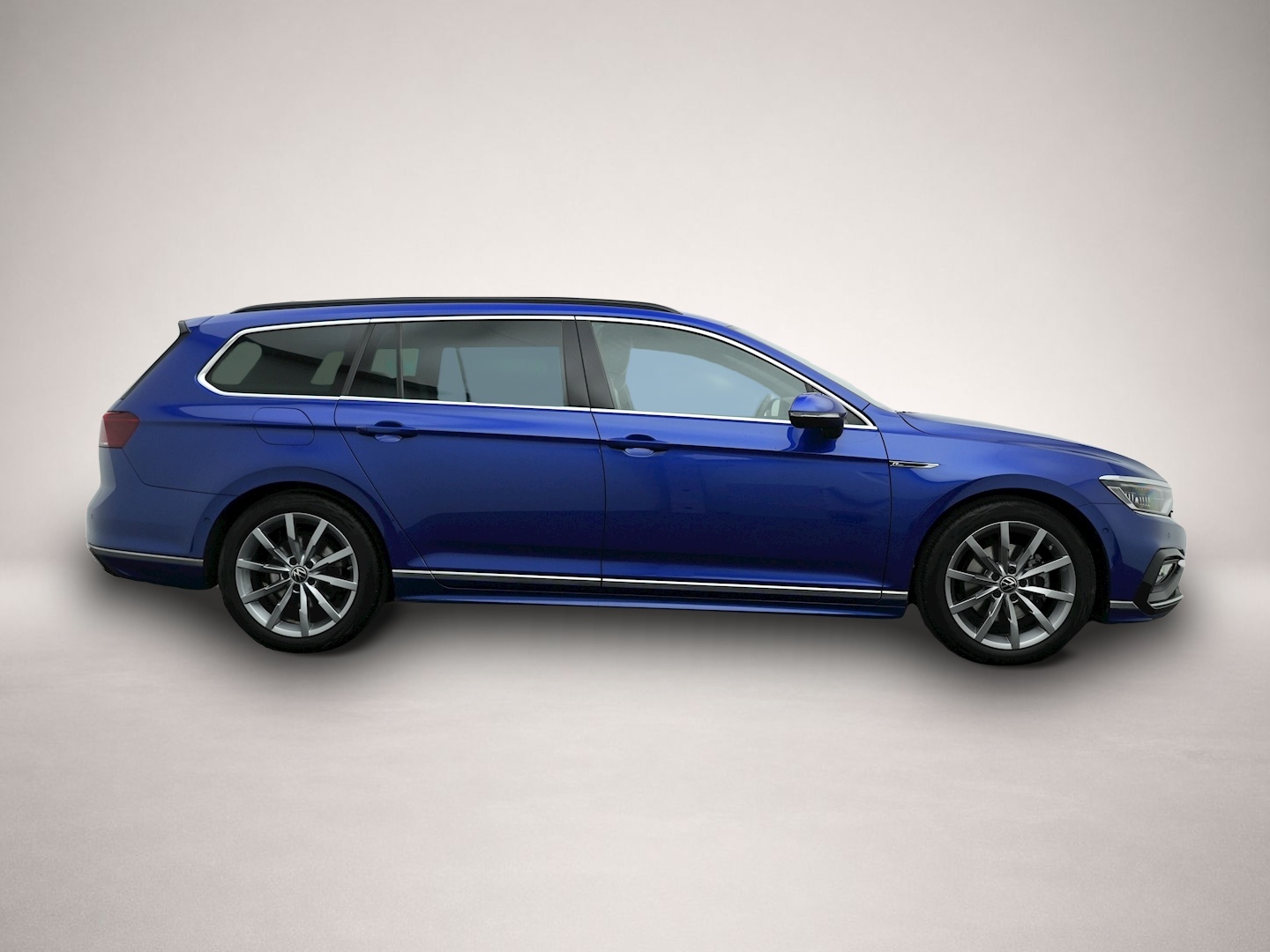 Fotografie 6 des Volkswagen Passat Variant 2.0 TSI DSG Business R-Line PANO