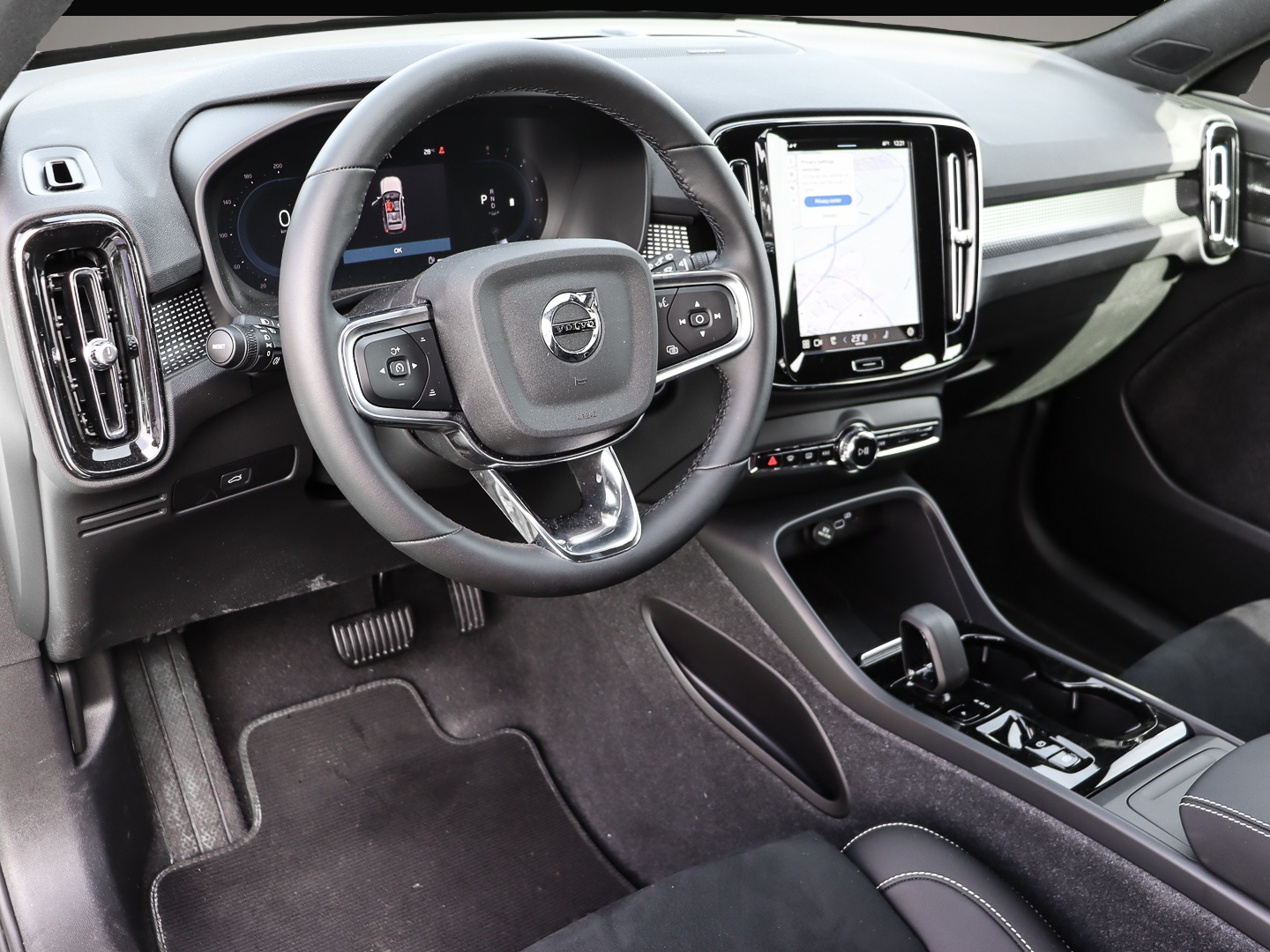 Bild 3 Volvo XC40 Plus Dark 2WD B4 EU6d digitales Cockpit Mem