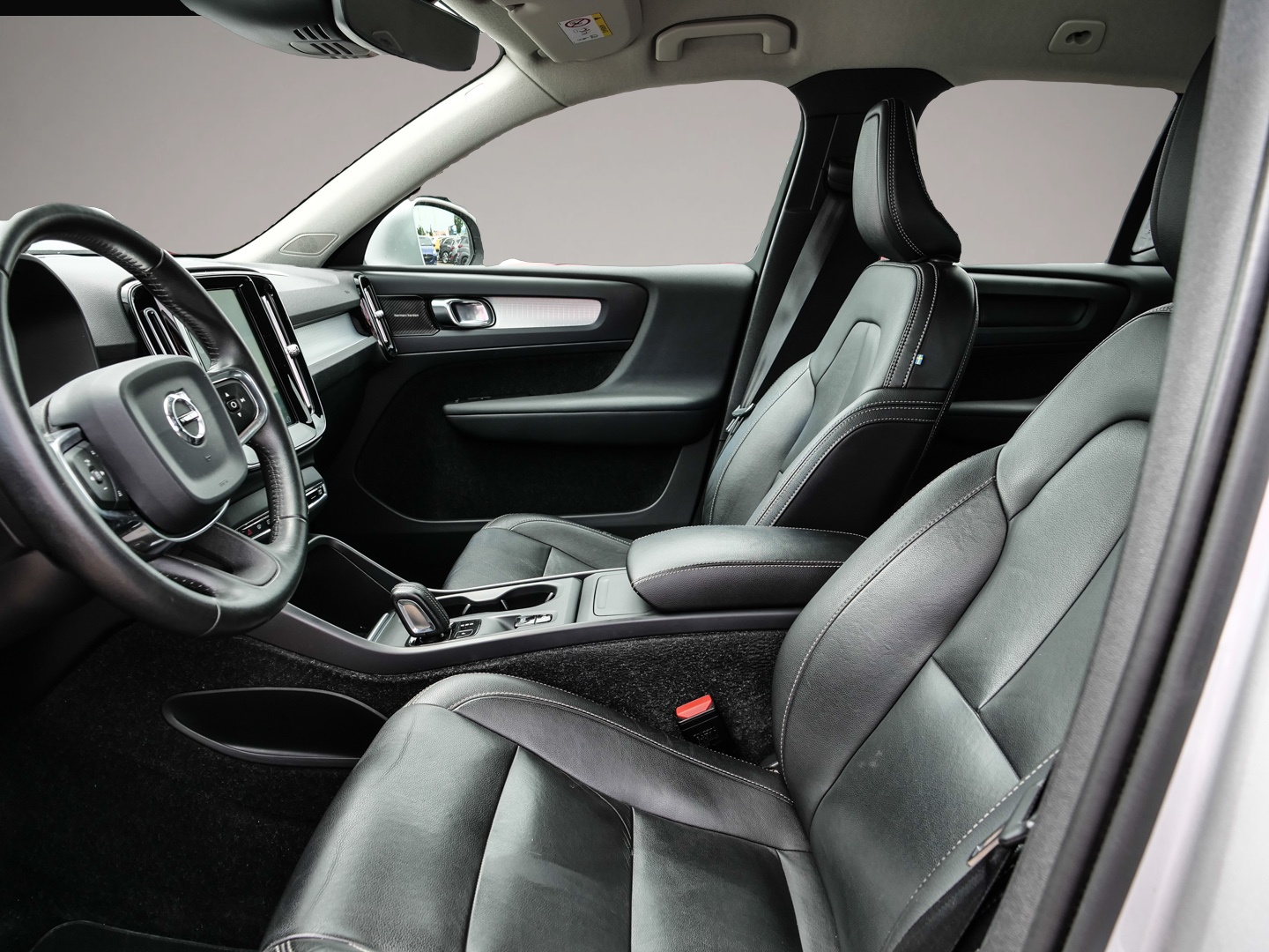 Fotografie 4 des Volvo XC40 Momentum AWD D4 EU6d-T AHK Navi Leder Digit