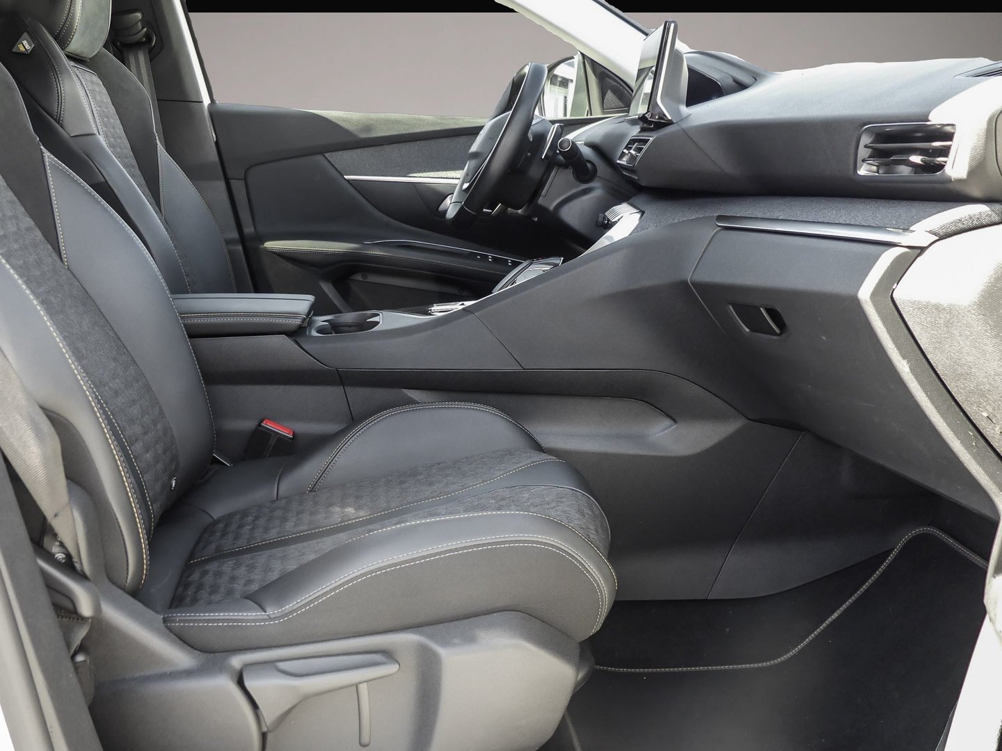 Bild 5 Peugeot 3008 Hybrid 225 Roadtrip 1.6 Plug-In EU6d Navi D