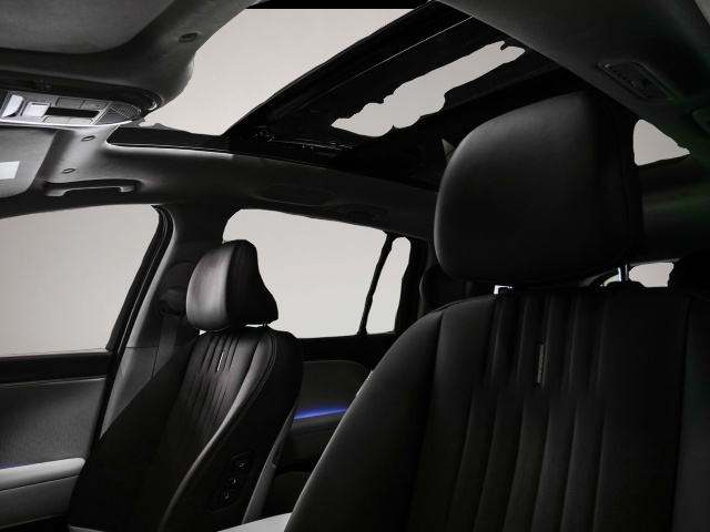 Bild 6 Hyundai IONIQ 9 4WD UNIQ Panorama-Glas-Schiebedach, Rela