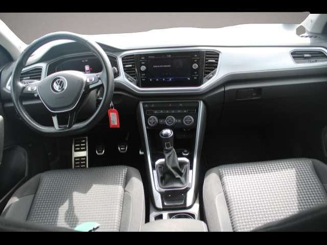 Fotografie 4 des Volkswagen T-Roc 1.5 TSI Active Rückfahrkam/Navi/Pano