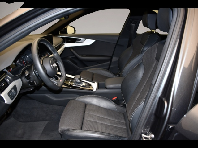 Bild 3 Audi quattro A4 Avant 45 TFSI quattro S-tronic S line Rückfah