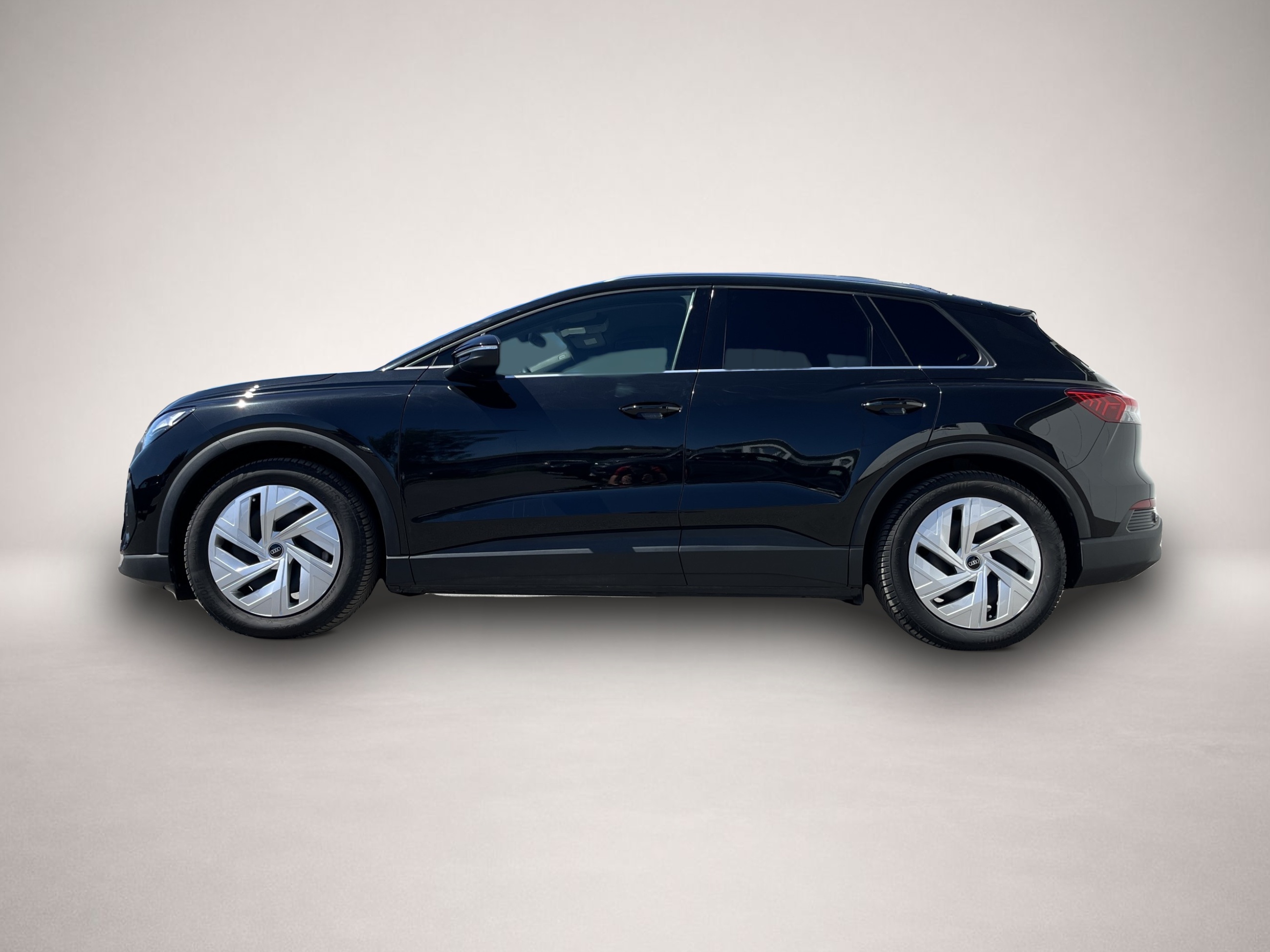 Fotografie 1 des Audi e-tron Q4 40 e-tron Navi LED PDC SHZ VirtCockpit DAB