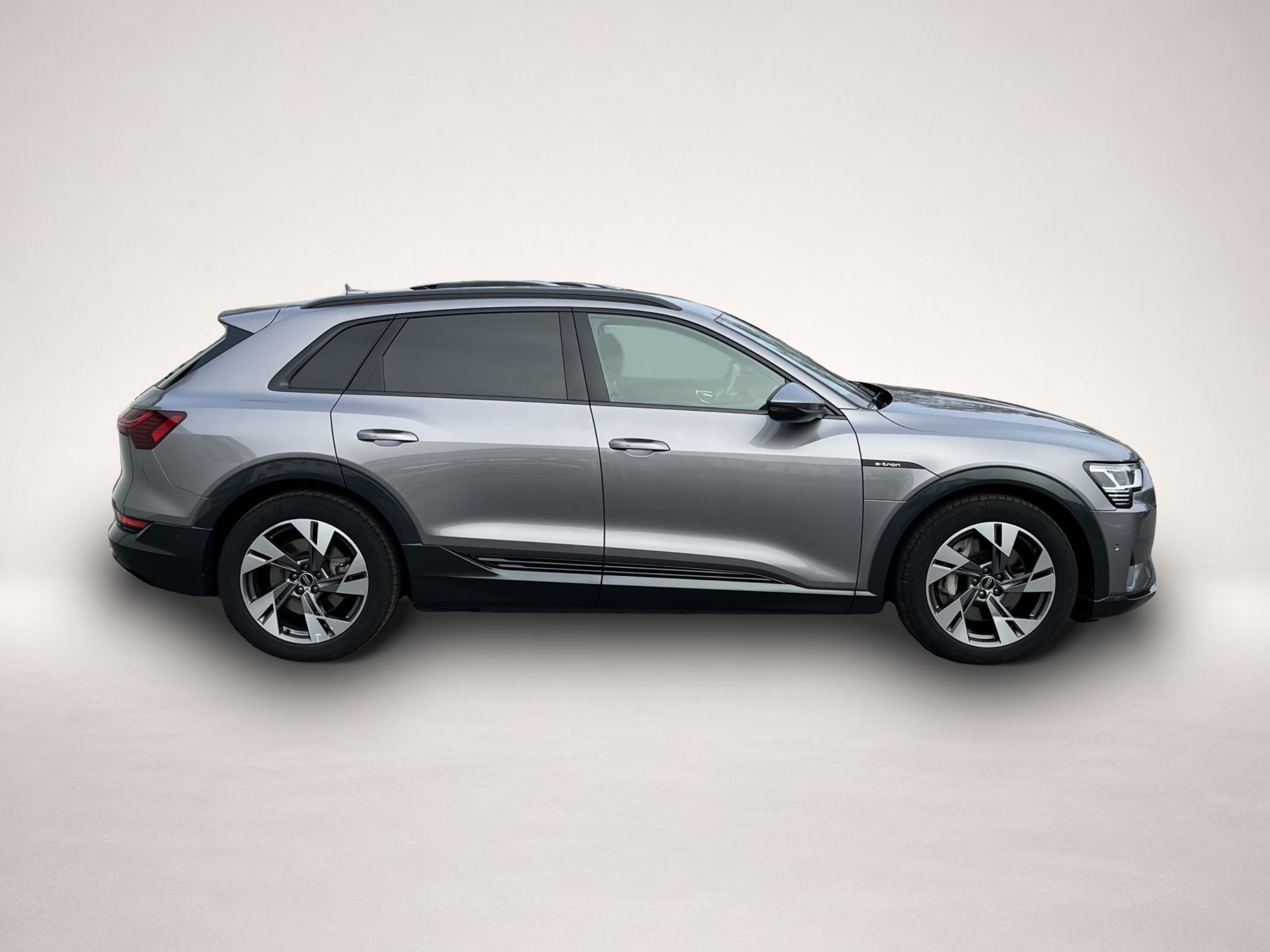 Fotografie des Audi e-tron Advanced 20 Zoll Optikpaket BO-Sound el.K