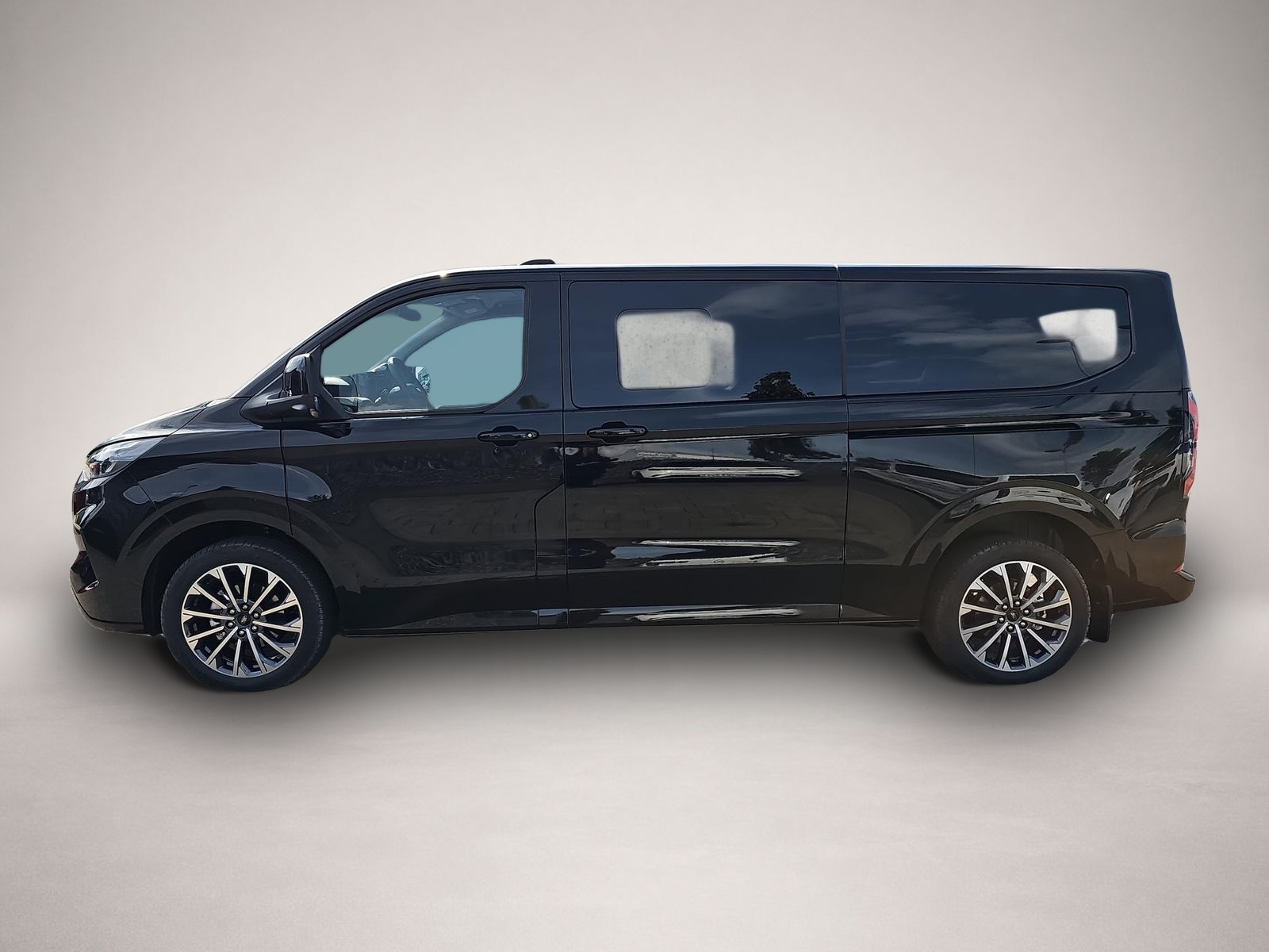 Fotografie 4 des Ford Tourneo Custom 2.0 EB Autom Titanium X L2 ACC