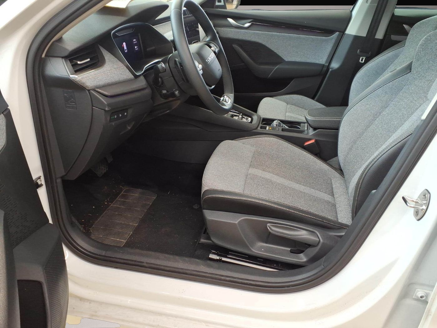 Bild 3 Skoda Octavia Combi 1.5 TSI mHEV DSG Selection MATRIX-
